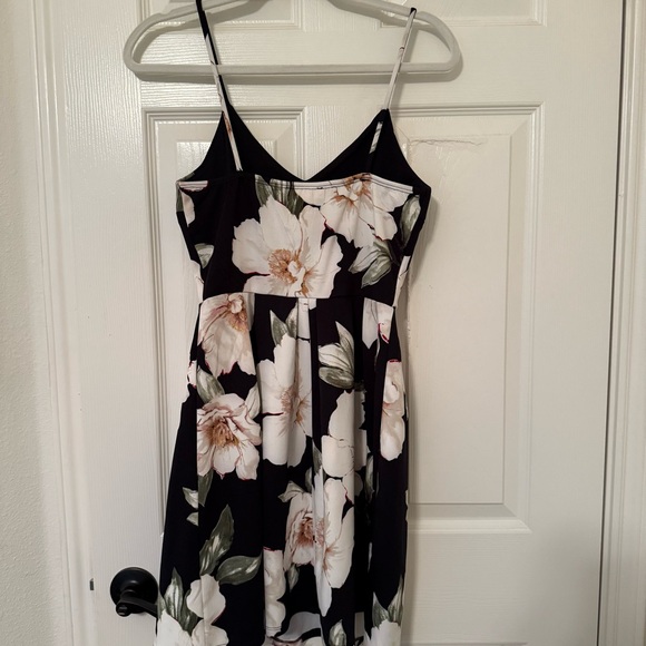 Monteau Black Dress with White Floral Design wedding guest dance classic - Picture 2 of 4